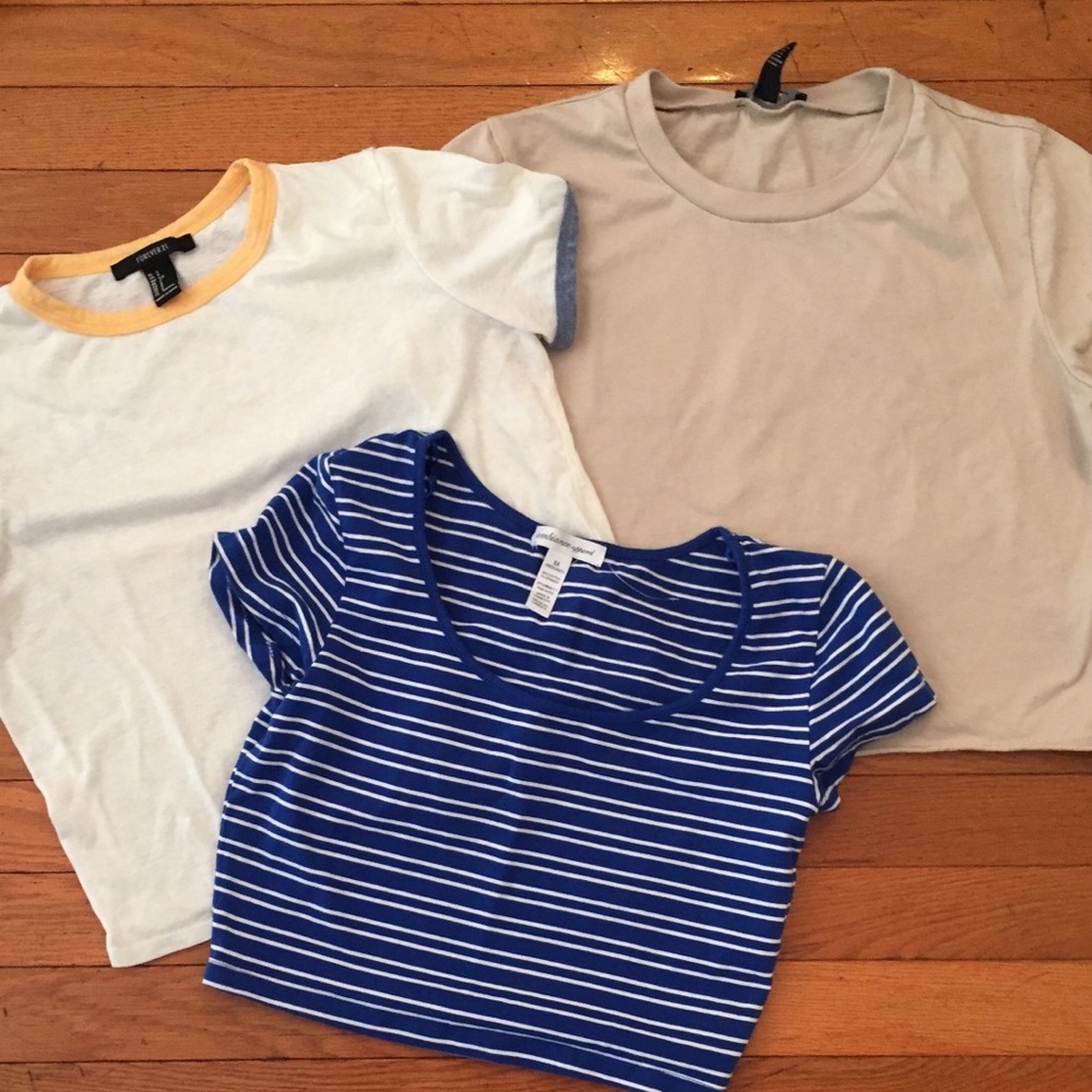 ❌SOLD❌ 3 for 1 Crop tops